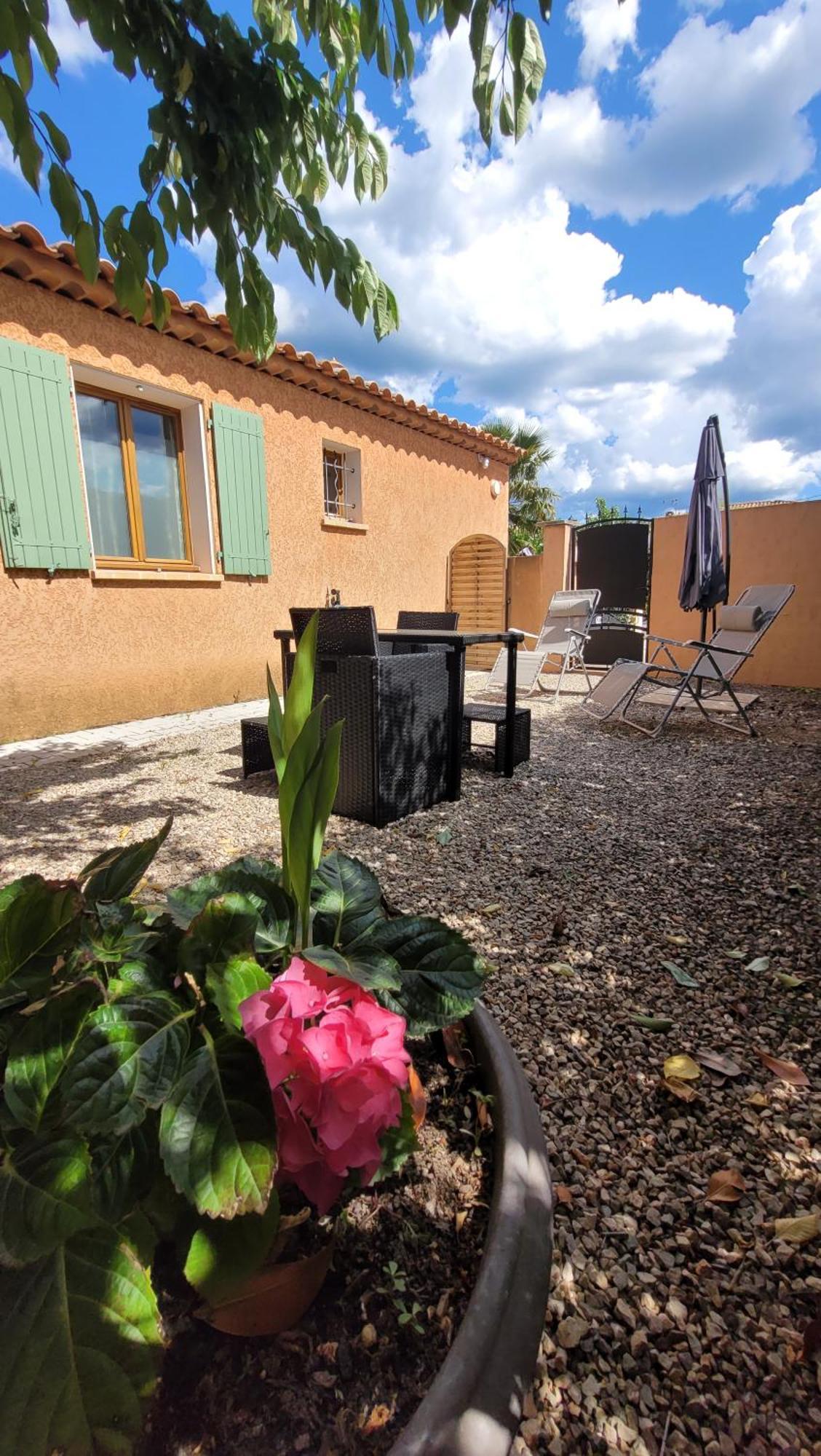 Le Petit Chez Nous Gite Climatise Jardin Pignans Exterior foto